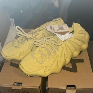 Adidas Yeezy 450 in Sulfur Yellow